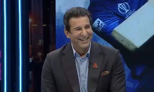 'Tu Mere Pass Aa, Main Tere Sath..' - Wasim Akram Turns Into A Rapper On Live TV